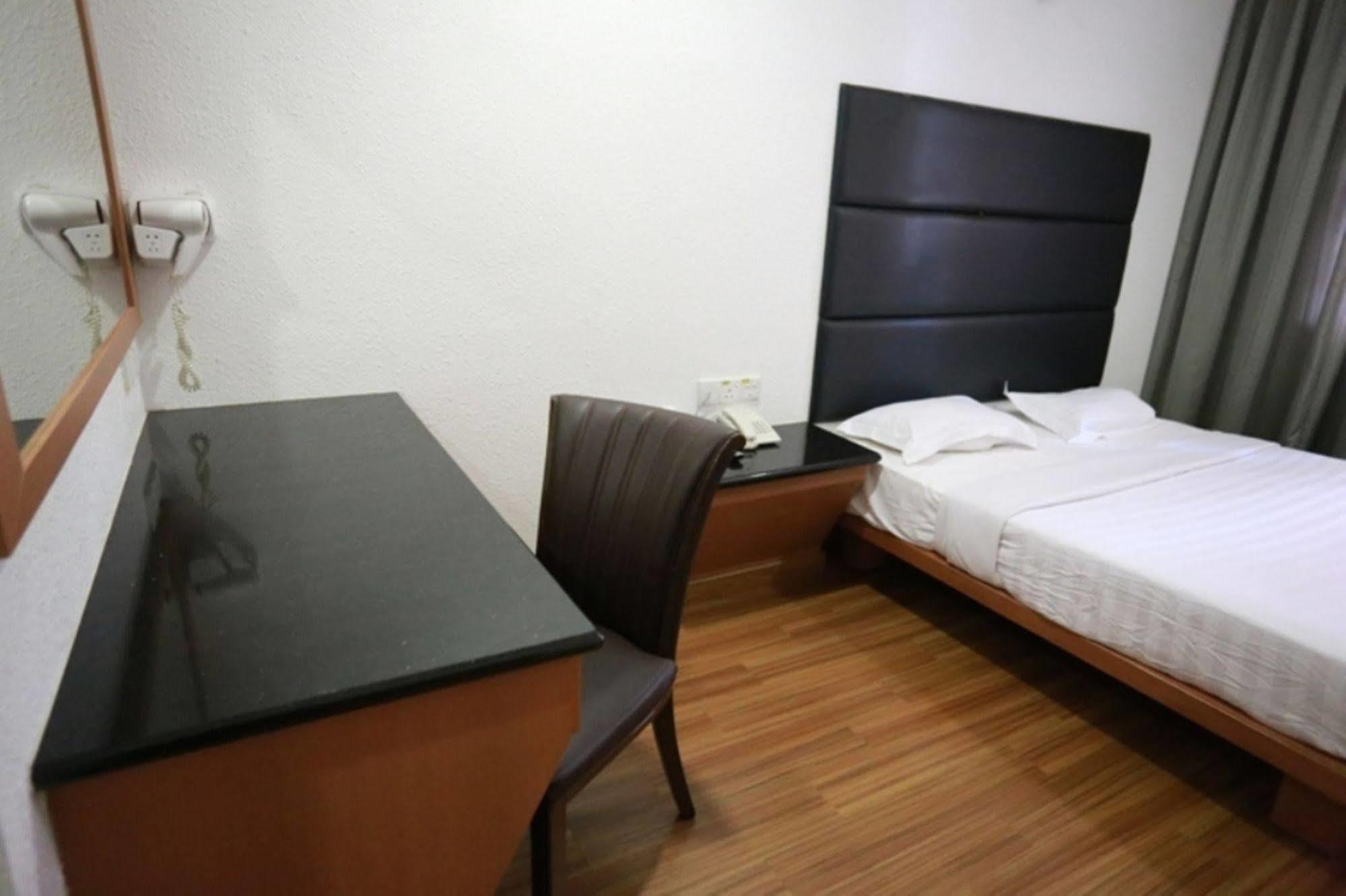 Crystal Lodge Kota Bharu Ngoại thất bức ảnh
